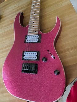 Electric Guitar sparkling pink