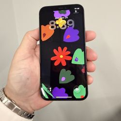 IPhone 12 64 GB,  Great Condition!. UNLOCKED use any carrier.  Hablo Espanol.    