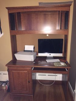 Desk great condition 6 ft by 4 ft