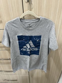 Addidas Large T-Shirt 