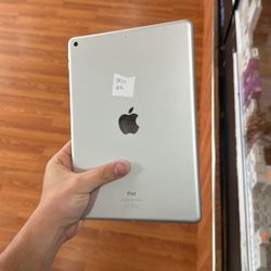 iPad 8th Generation WiFi Only Used Silver 