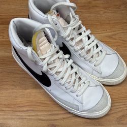 Nike Blazer Mid 77 Vintage White Black Men's Size 9
