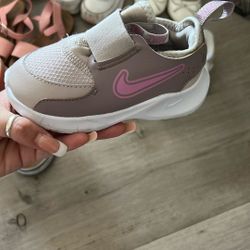 toddler nikes 7c