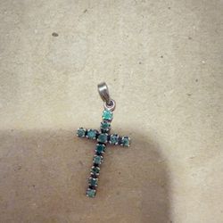 🎁Beautiful 14k White Gold  Cross With Genuine Emeralds🎁