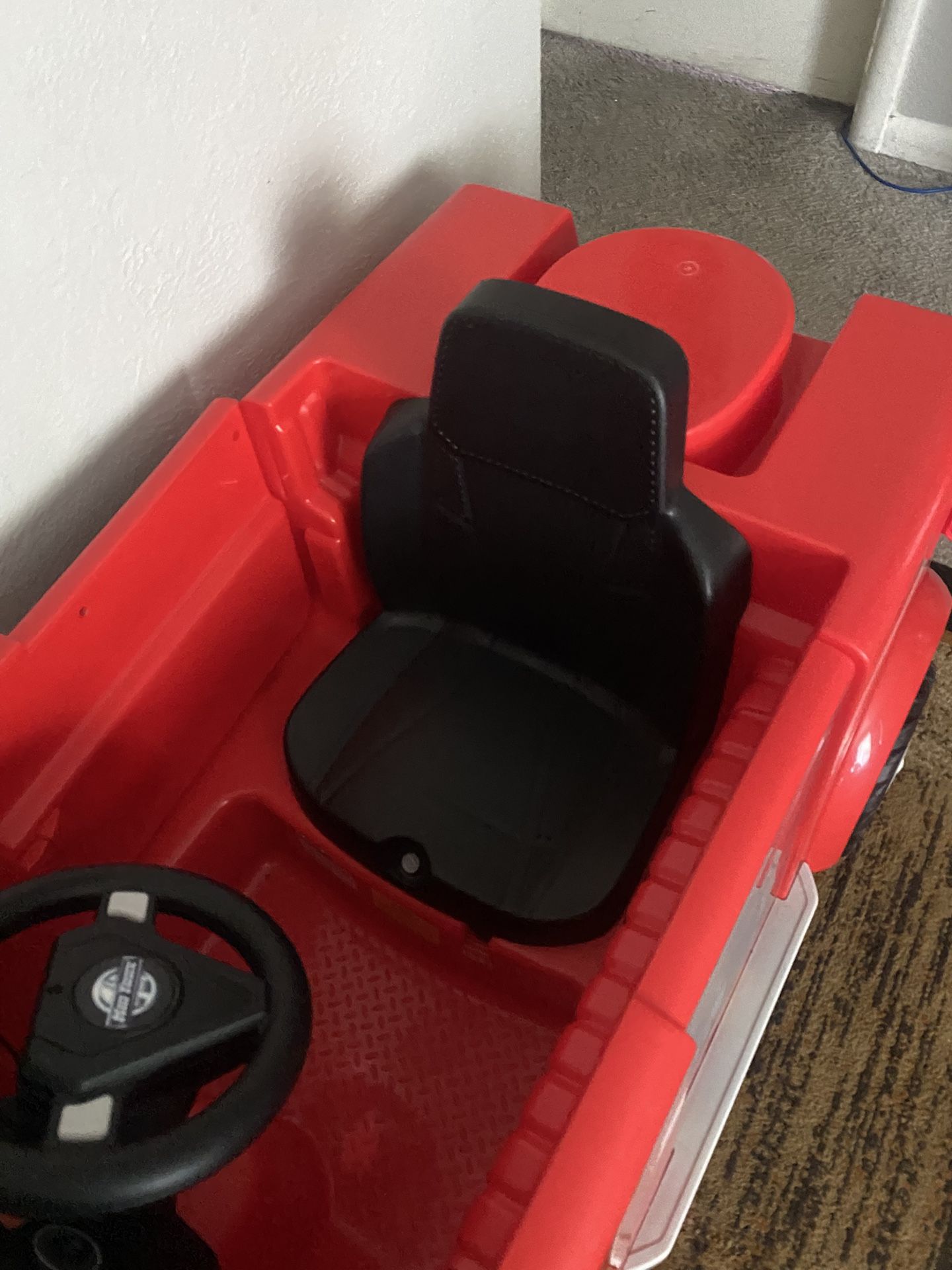 De Benta Este Carro Eléctrico Para Niños Tiene La Pila Nueva Y El Cargador