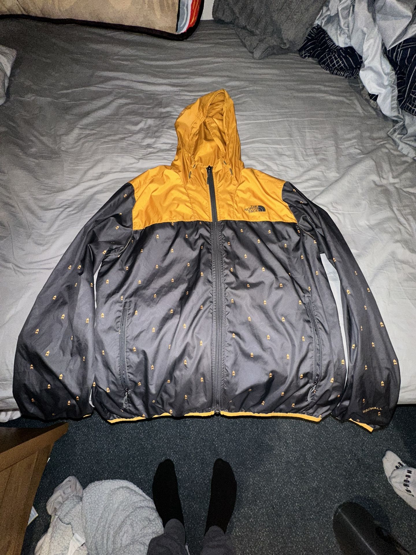 The North Face Wind Breaker Size: L