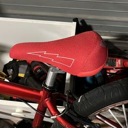 red SE seat need trade or buy