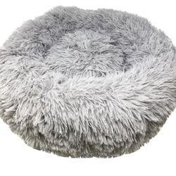 LOW PRICE MOVING- SUPER FLUFFY SMALL DOG BED FROM CHEWY 