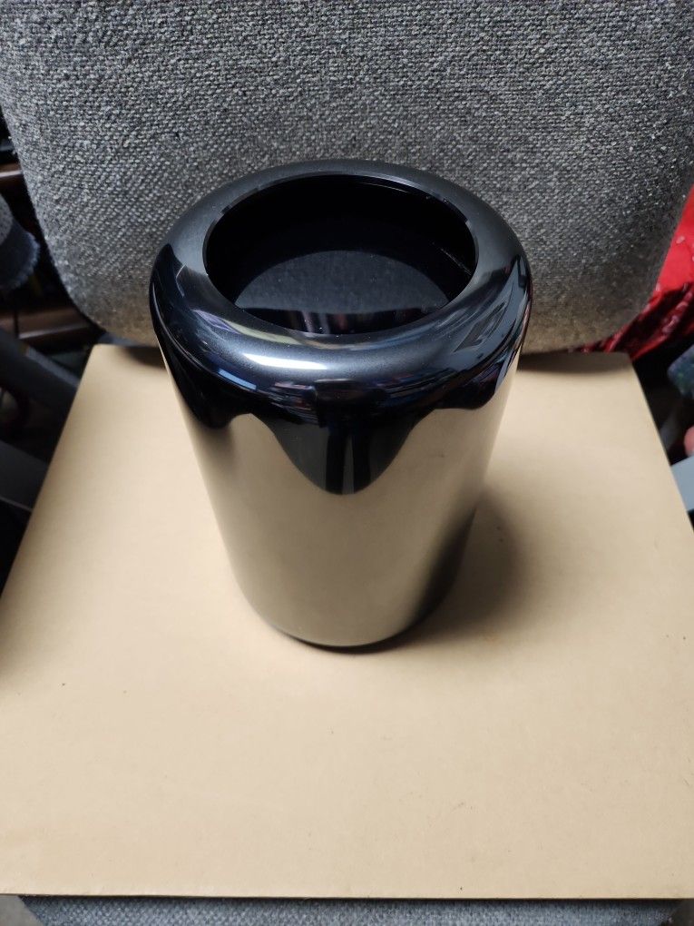 Apple Mac Pro 2013 $150 OBO