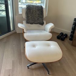 Mid-Century Chase Lounge Chair With Ottoman