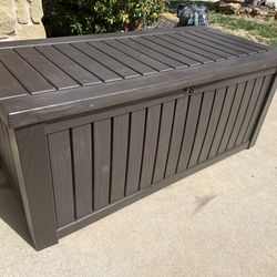 180 gallons keter deck box