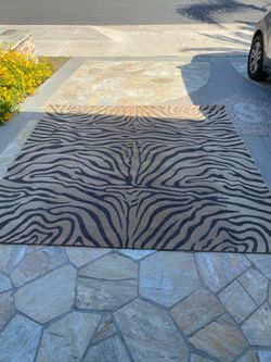 8x8ft Zebra Print Carpet