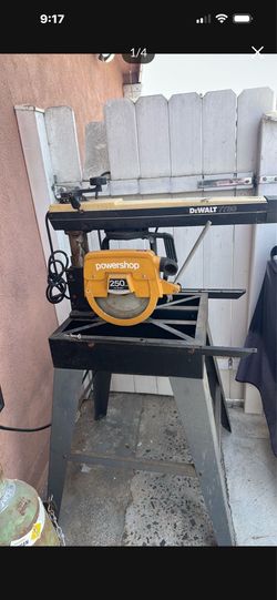 De Walt table saw in working condition