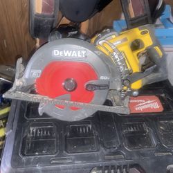 Worm Style Saw 7 1/4 Blade 60v 