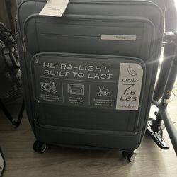 Samsonite Airlift Medium EXP Spinner Travel Suitcase