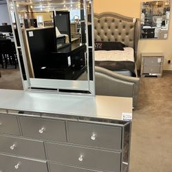 Grey 4 Pc Bedroom Set (E.King Bed, N.stand, Dresser, Mirror)