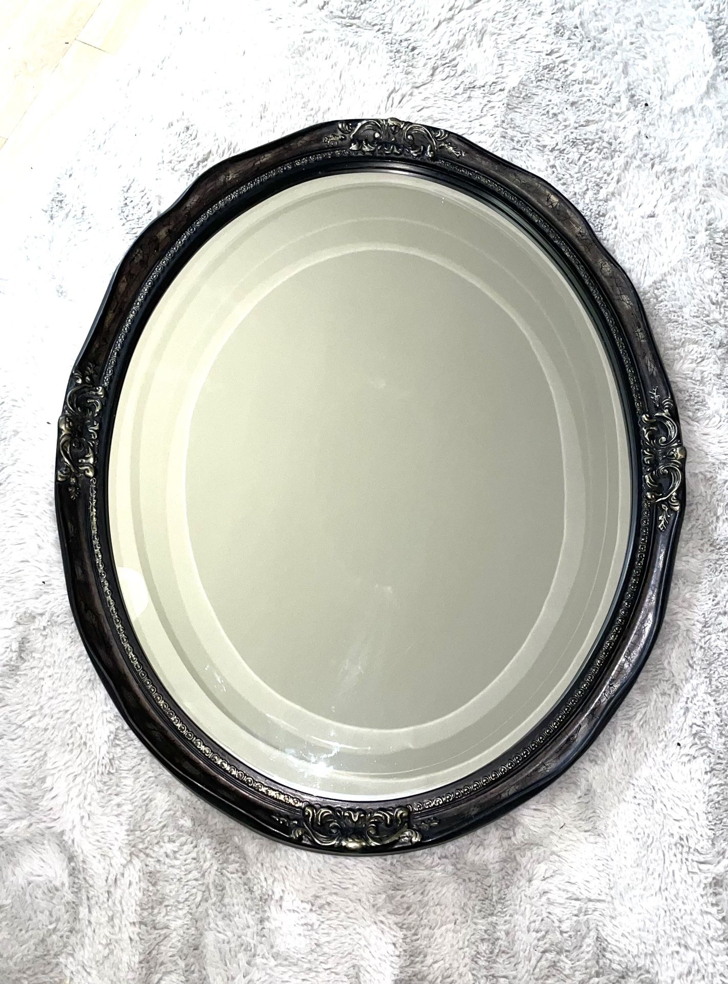 MOVING!!! MUST SELL!!! Beautiful 32” x 24” Wall Mirror With Beveled Edge