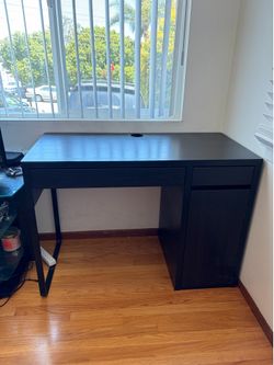 Black IKEA Micke Desk