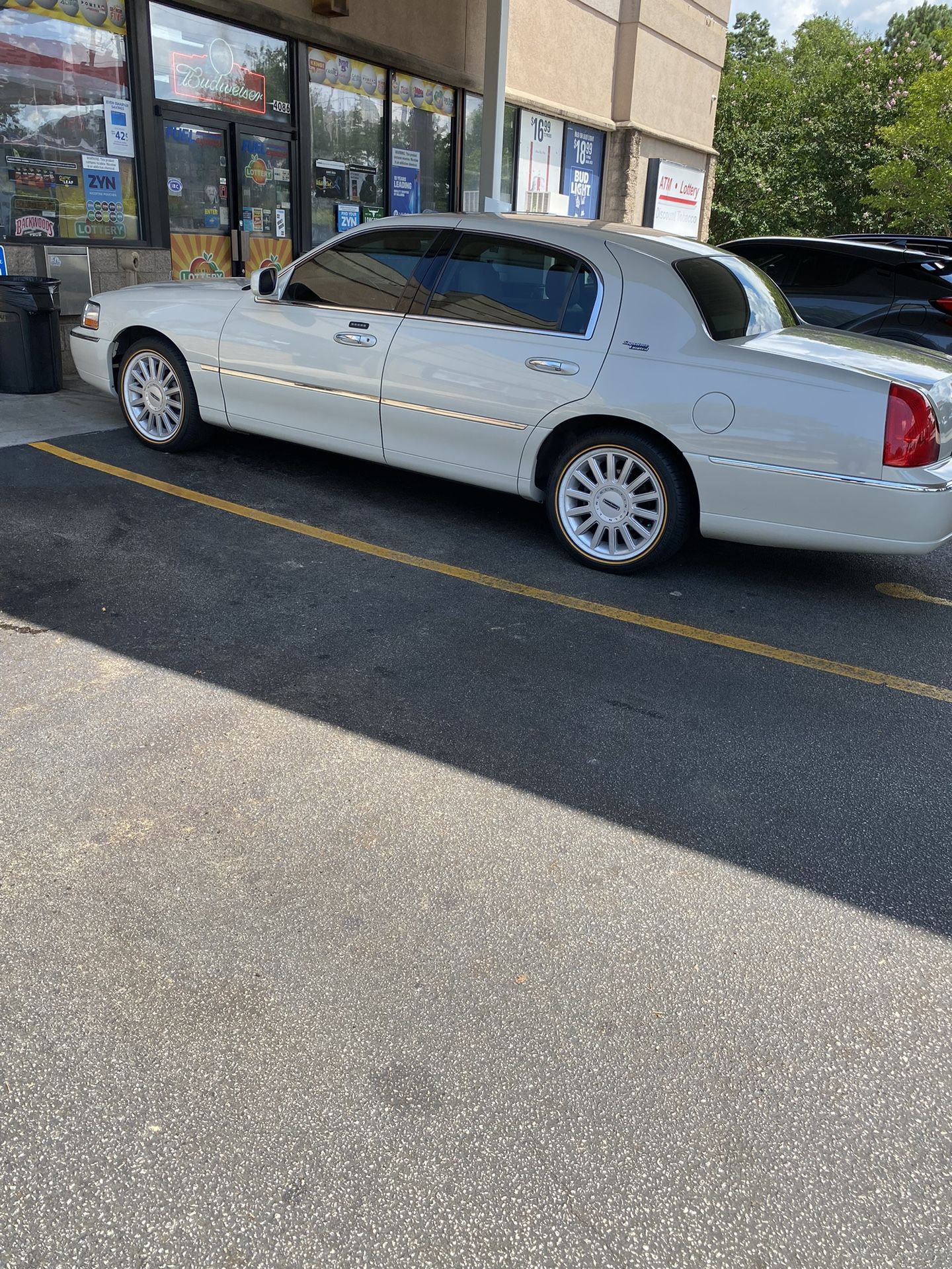 2005 Lincoln Town Car