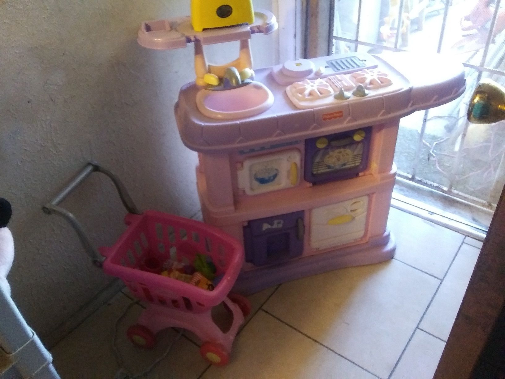 $40 play kitchen with assessories