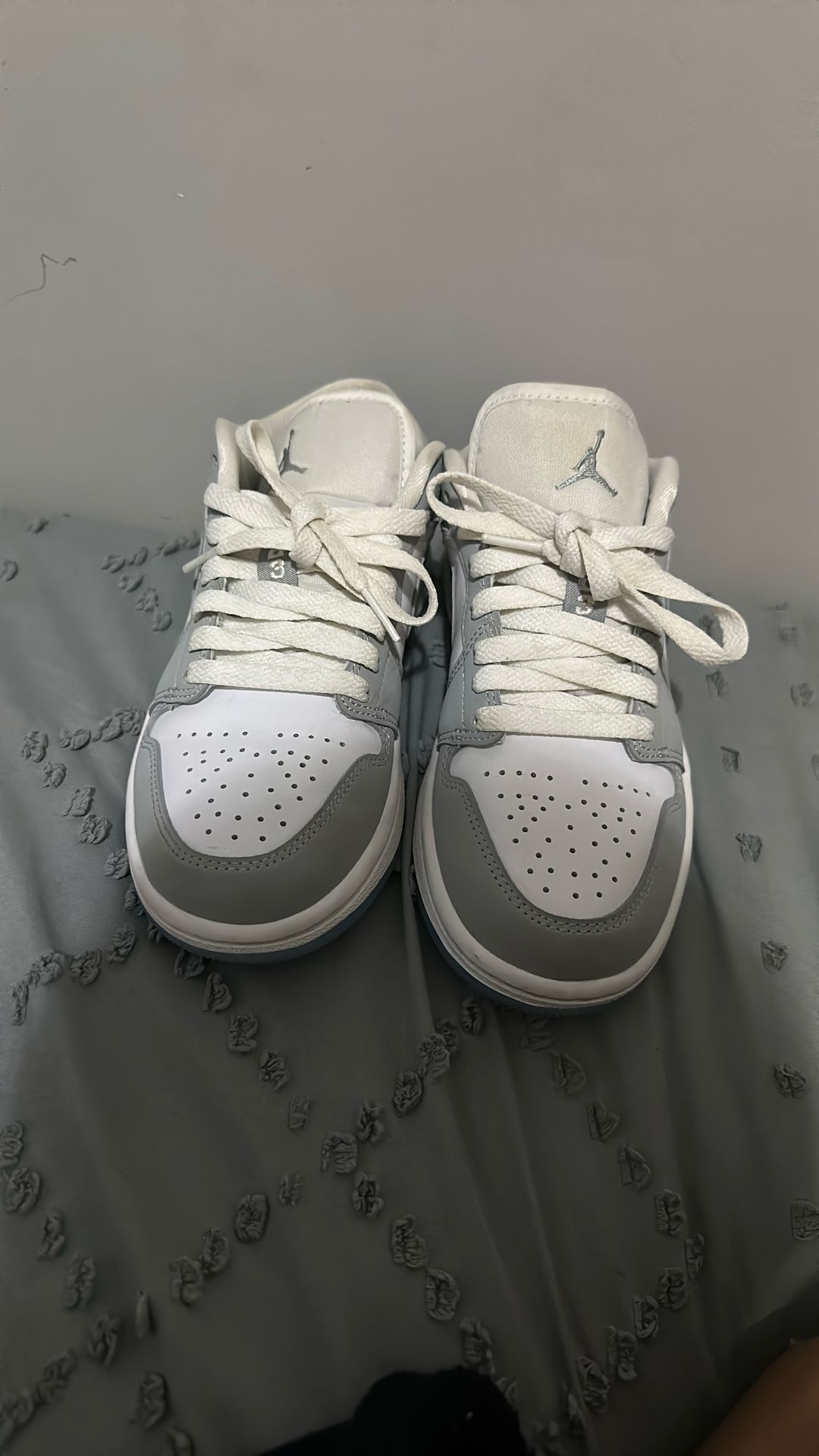 Air Jordan 1 Low White Wolf Grey And Size 5.5