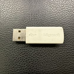 MICROSOFT X821683-030 USB 2.4GHZ TRANSCEIVER V7.0 MODEL: 1423
