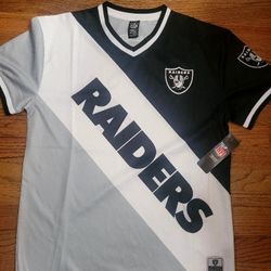 Brand New Men's Raiders V-neck 