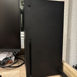Xbox Series X (Disc Version) With Controller