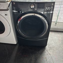 GE 7,5 Cu Ft Electric Dryer With Steam