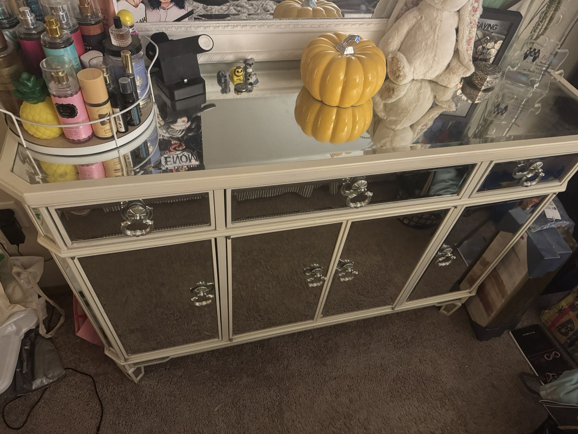 King Size Bed, Dresser, & 2 Nightstands