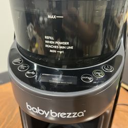 Baby Brezza Pro Advanced Formula dispenser