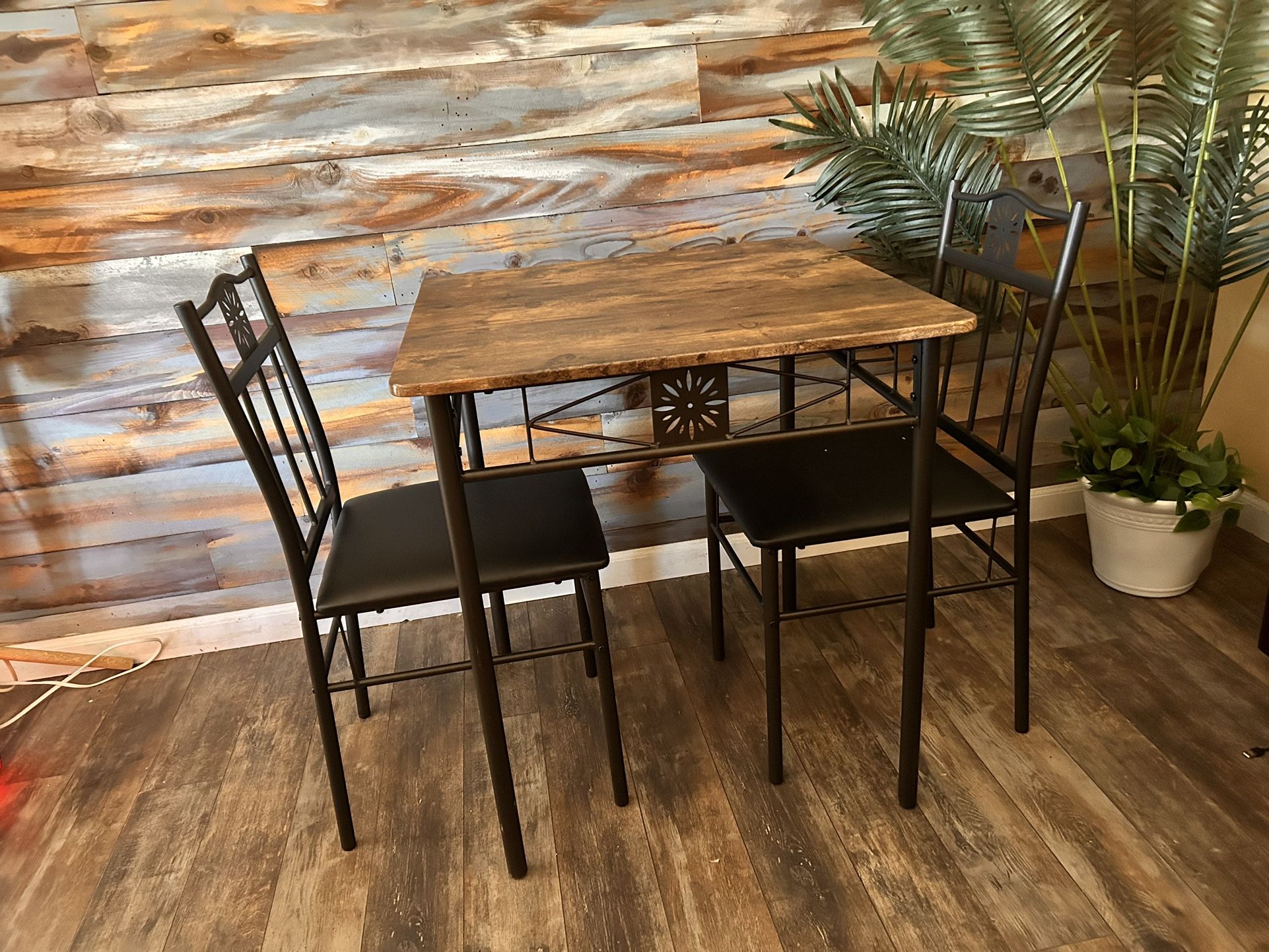 Small Dining Room Table And Chairs
