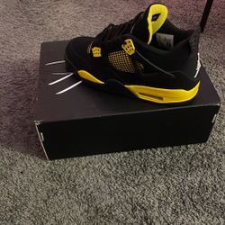 Jordan 4 Lighting Hoodie 