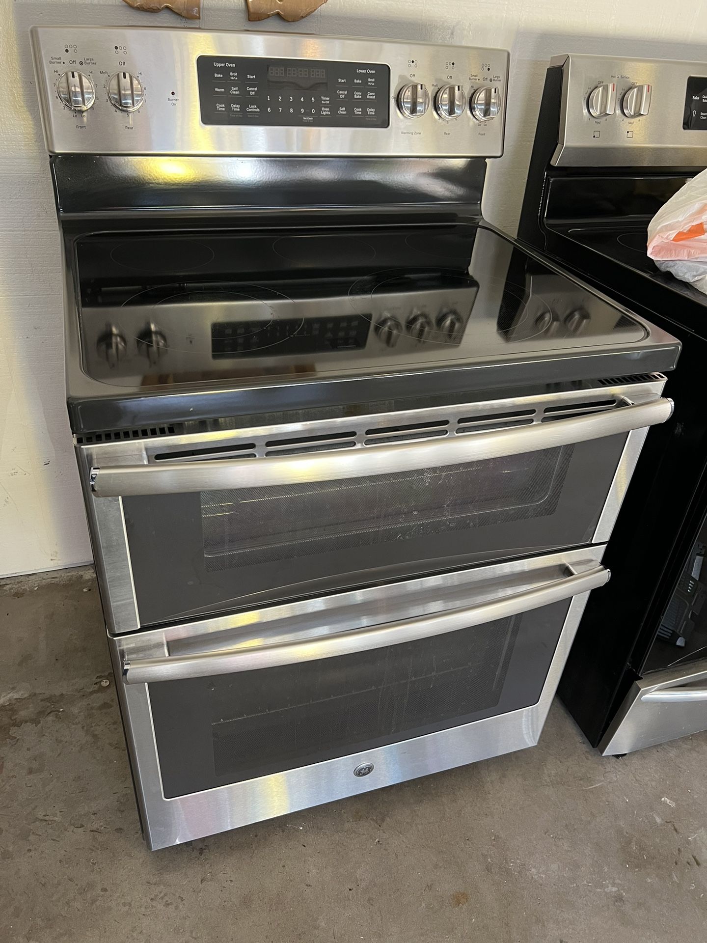GE Double Oven Electric Range / Stove with convection