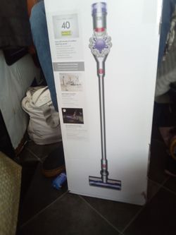 dyson V8