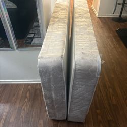 2 Twin Box Springs For Mattress 