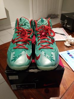 Lebron Xl Christmas Brand New Size 11 Guaranteed...