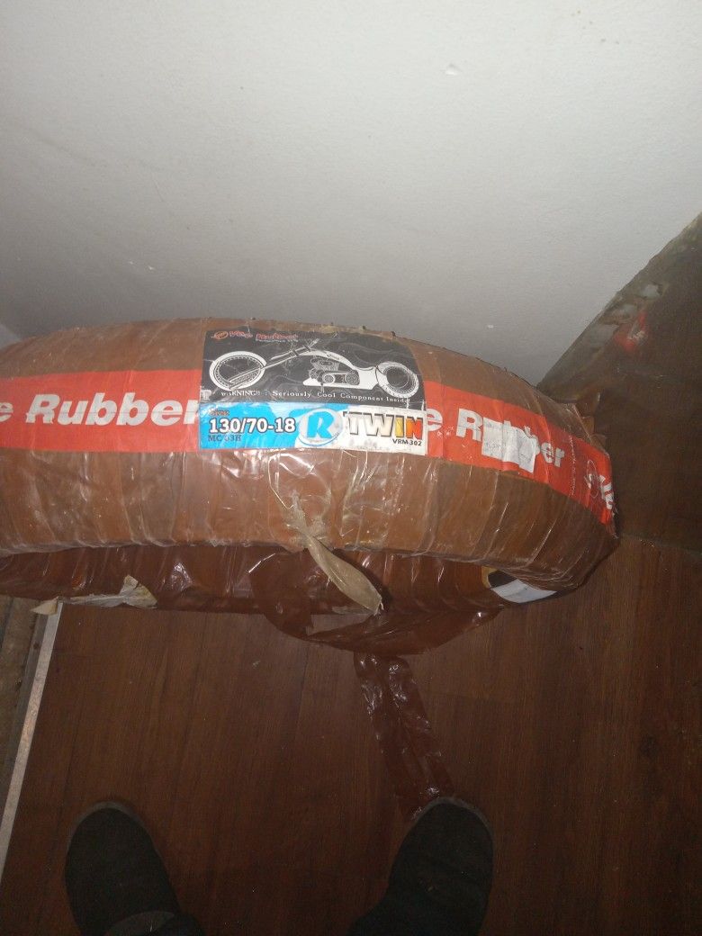 Brand new Harley tire 125