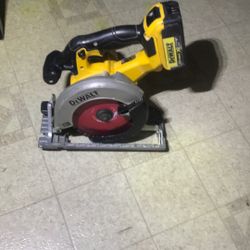 Dewalt Circular Saw, Including Battery 