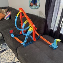 Hot Wheels track 