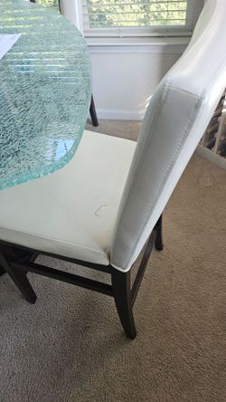 Dining room table