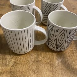 Embossed Mug Set