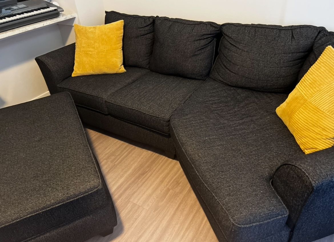 Sectional With Ottoman 