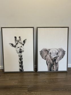 Giraffe And Elephant Canvas Picture Portraits