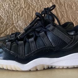 JORDAN 11 RETRO LOW 72-10