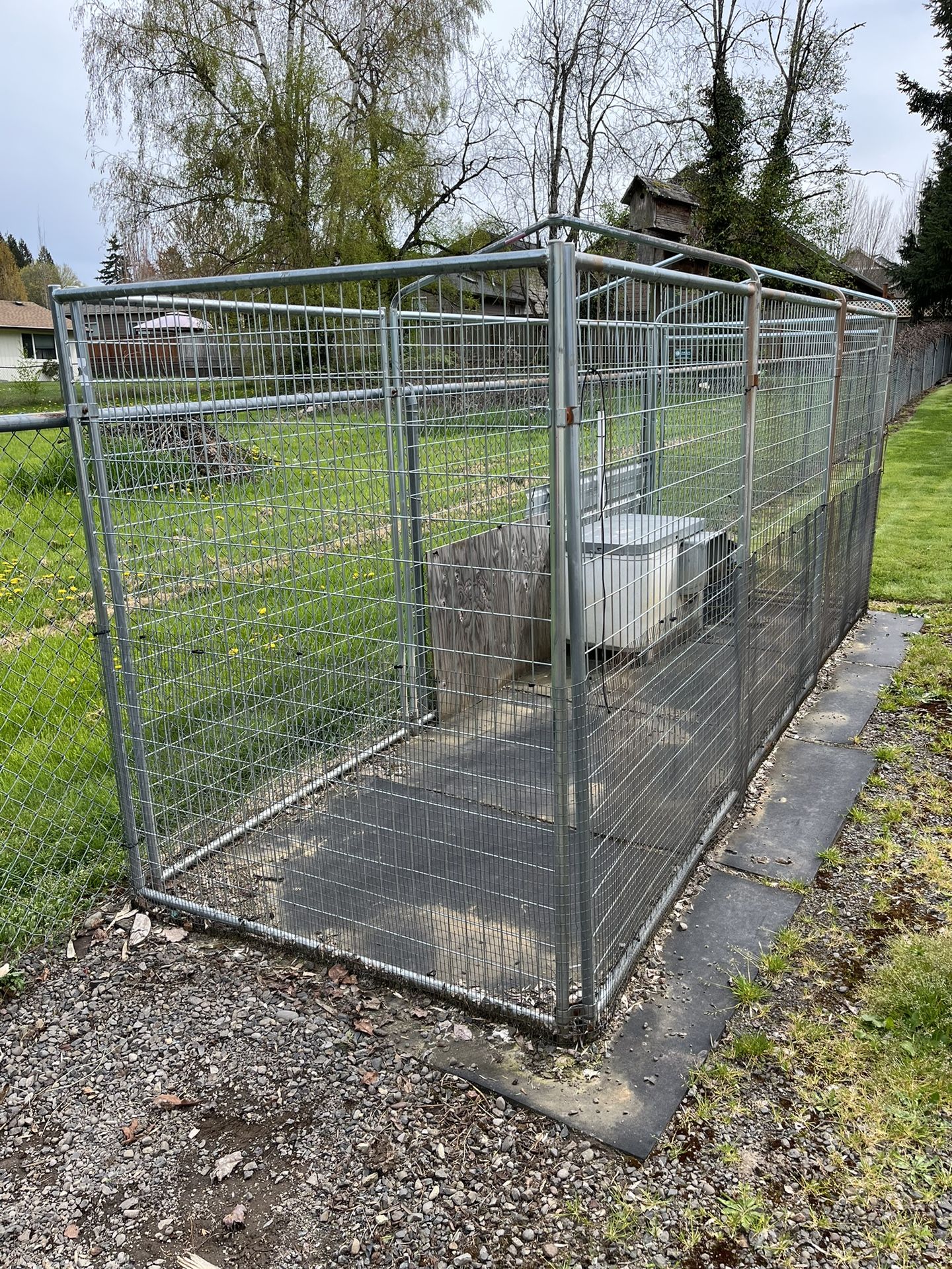 Dog Kennel With Heated Dog House 