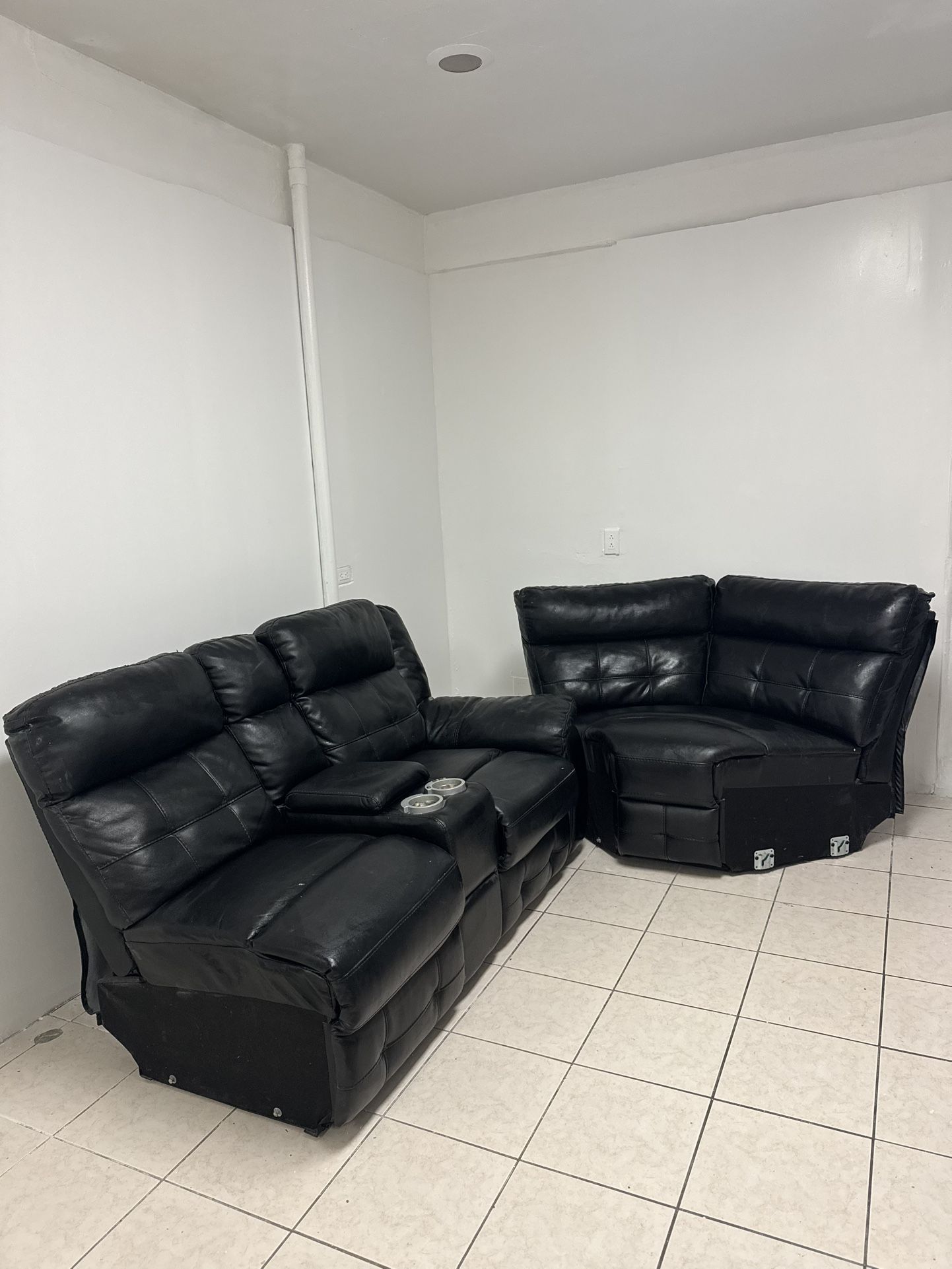 Black Leather Sofas 