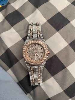 Moissanite watch (SEND OFFER)