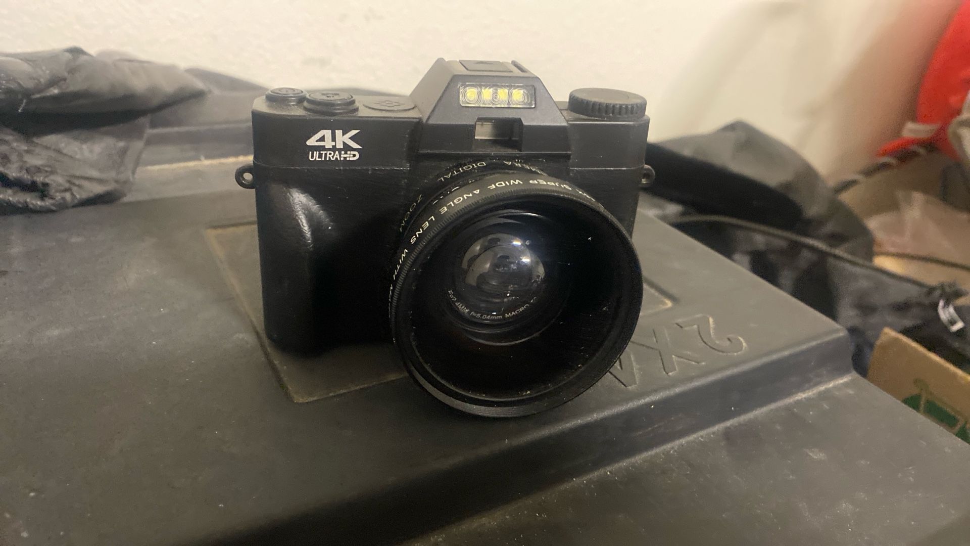Digital video camera Vivitar DVRE503 grade for making movies recording videos. You can put your own SD card