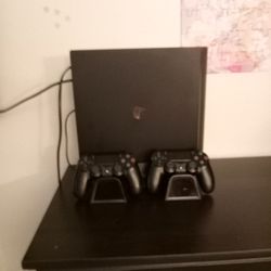 PS4,PS4 Pro,Black,13x12 Inch.